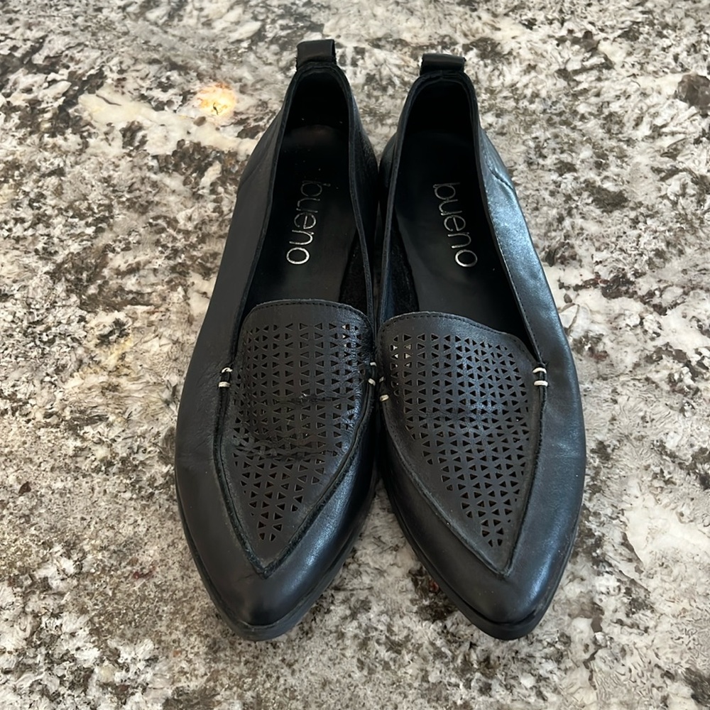 Bueno Blaze loafer, black. 
Size 38 (7.5-8) barely worn, in great condition